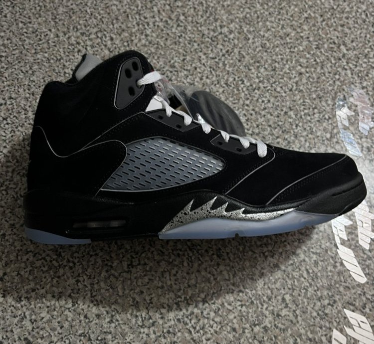 Air Jordan retro 5 Metallic Reimagined