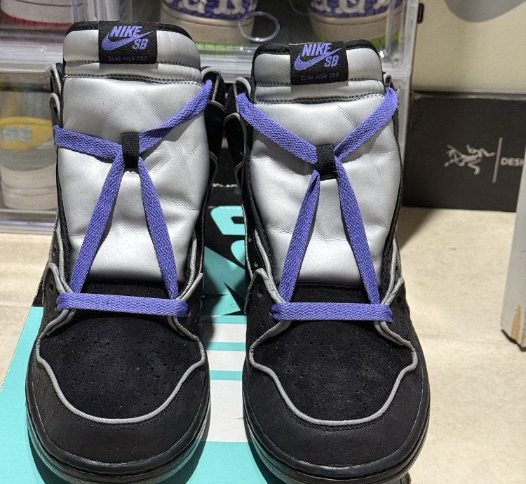 DEADSTOCK- Nike SB Dunk High Black Purple Box Size 11 5