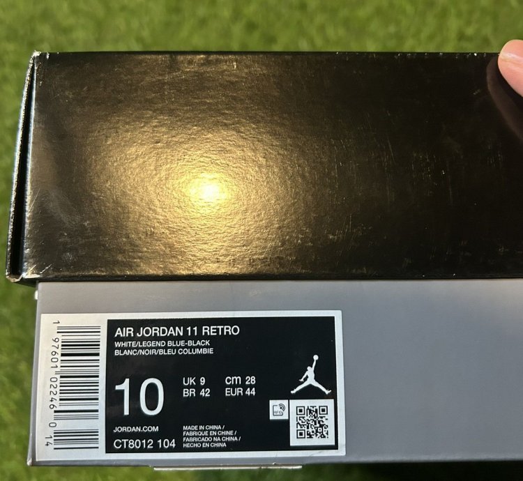 DS Jordan 11 Legend Blue 2024