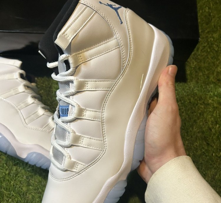 DS Jordan 11 Legend Blue 2024