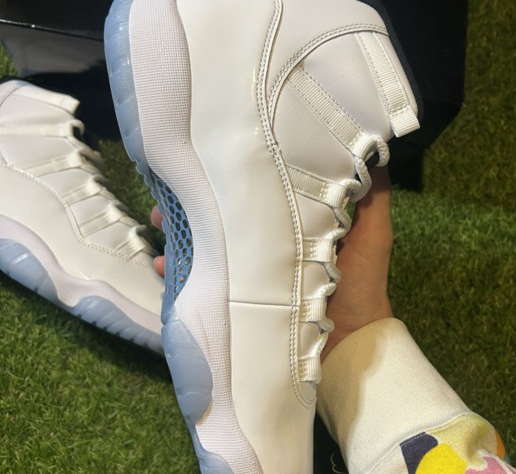 DS Jordan 11 Legend Blue 2024