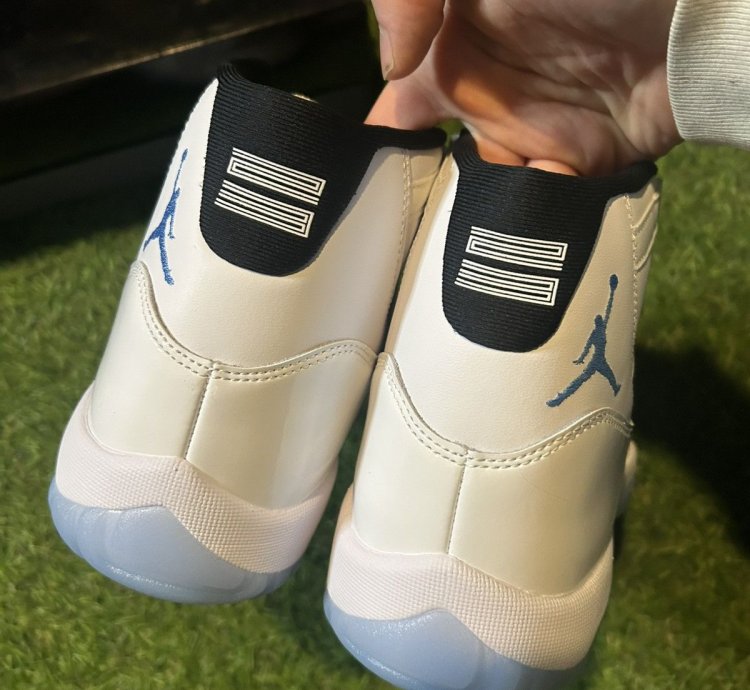 DS Jordan 11 Legend Blue 2024