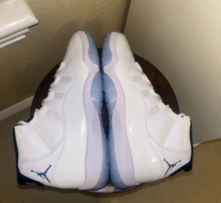 DS Jordan 11 Retro Legend Blue
