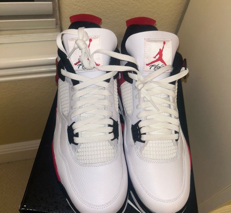 DS Jordan 4 Red Cement