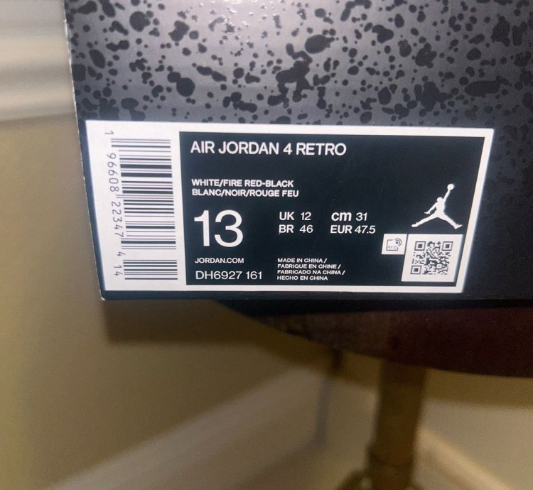DS Jordan 4 Red Cement