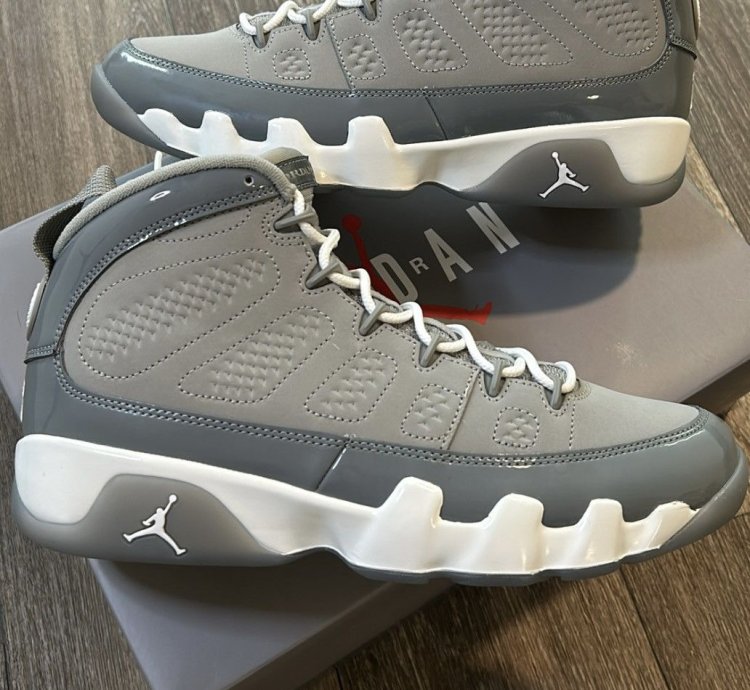 DS Jordan 9 Cool Grey