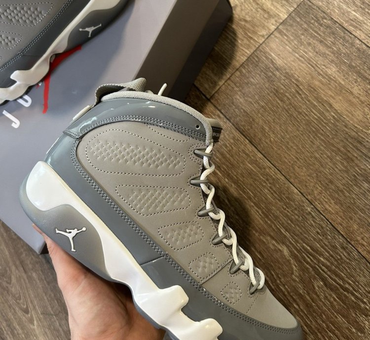 DS Jordan 9 Cool Grey