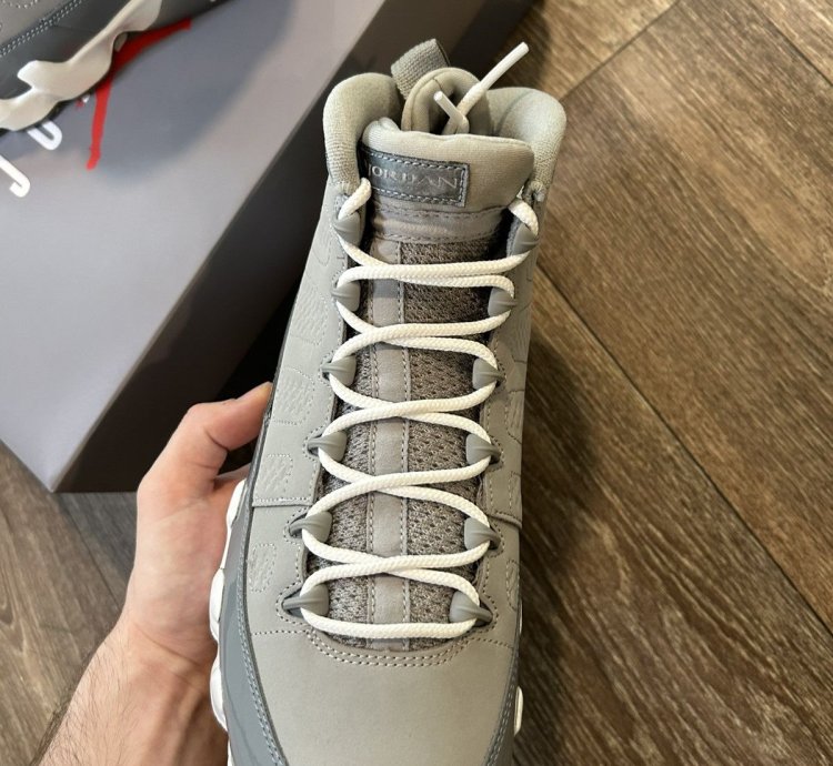 DS Jordan 9 Cool Grey