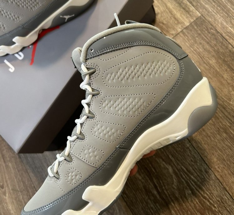 DS Jordan 9 Cool Grey