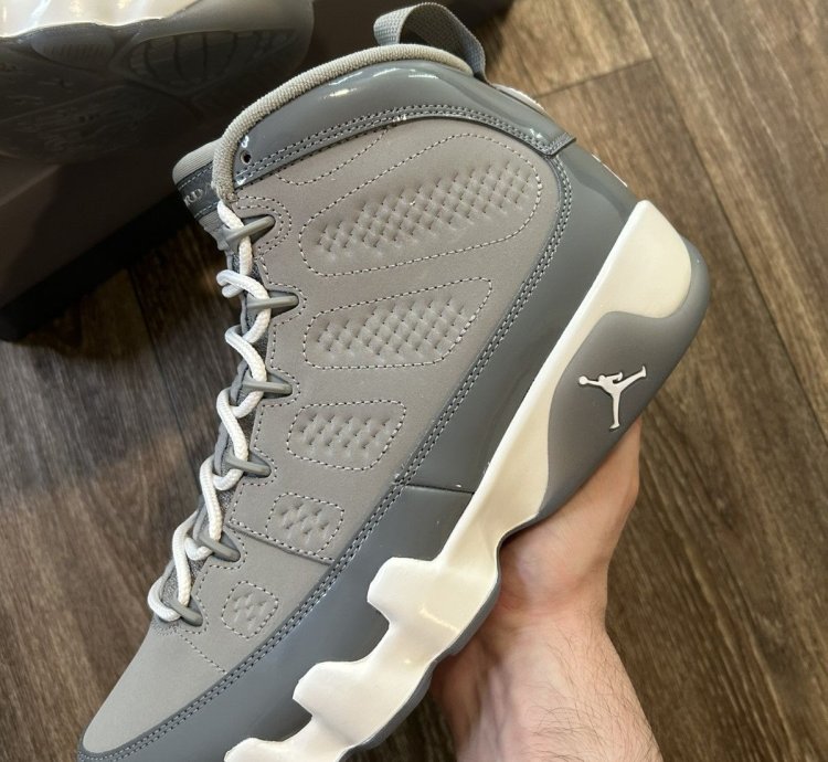DS Jordan 9 Cool Grey