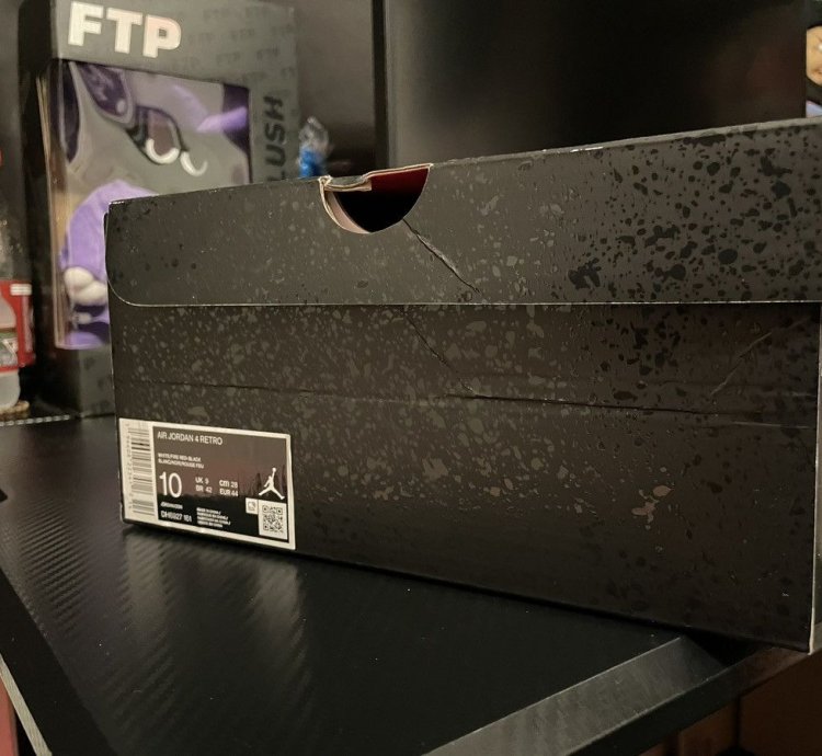 DS Size 10 - Nike Air Jordan Retro 4 Red Cement