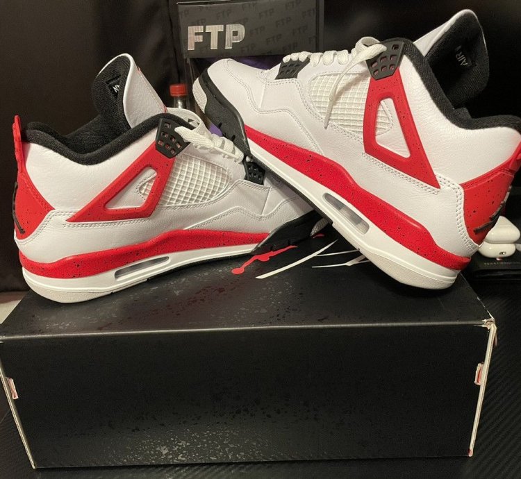 DS Size 10 - Nike Air Jordan Retro 4 Red Cement