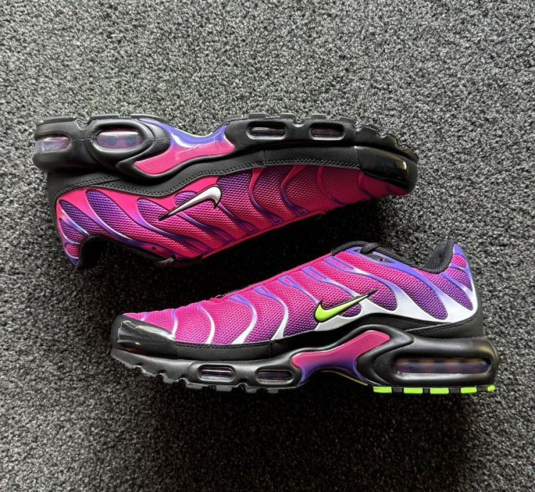 Fireberry Retro 2024 Nike Air Max Plus TN