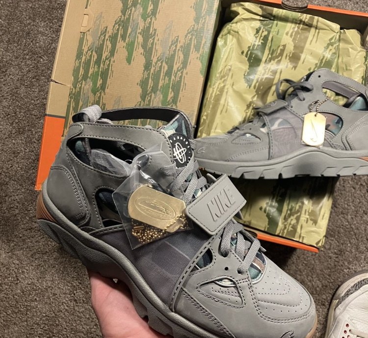 Gully Grey Corteiz Nike Air Trainer Huarache