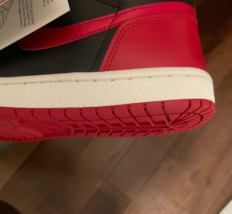 JORDAN 1 HIGH 85 BRED