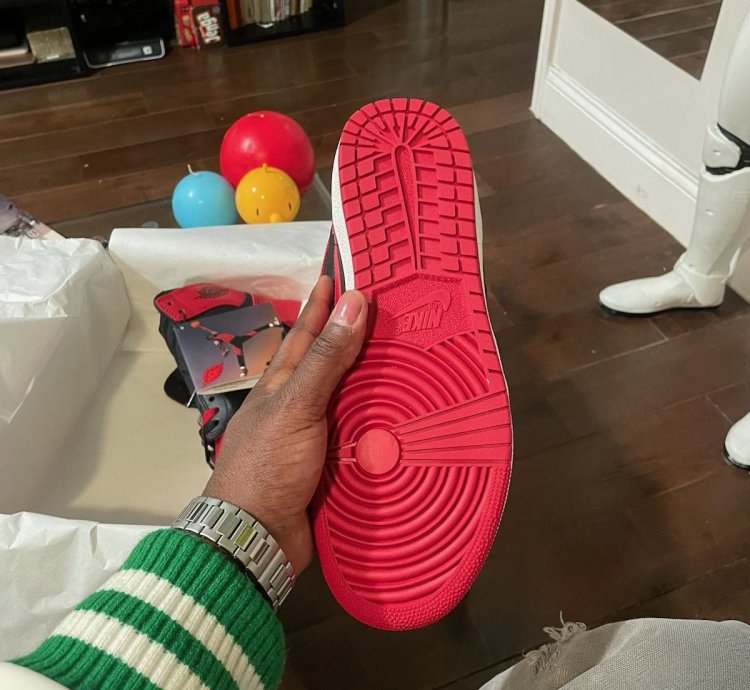 JORDAN 1 HIGH 85 BRED