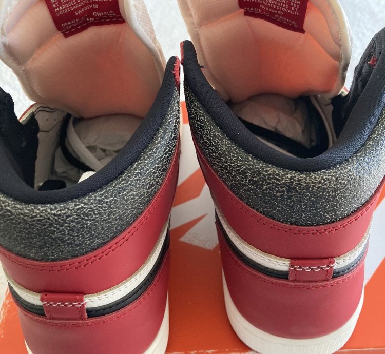 Jordan 1 High OG Chicago Lost and Found