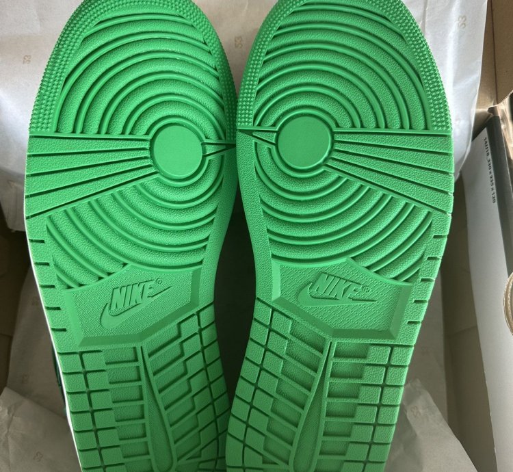 Jordan 1 Low Lucky Green