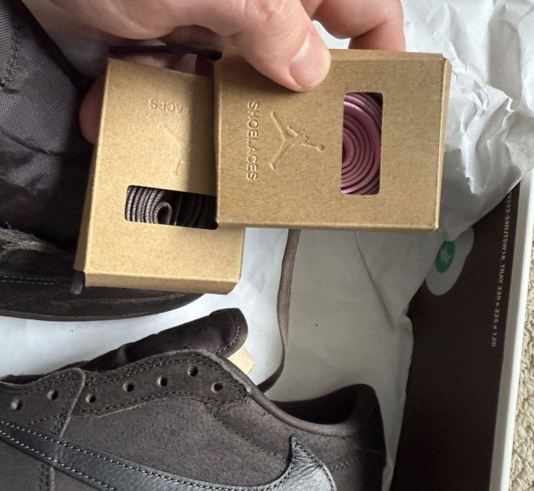 Jordan 1 Low Travis Scott Dark Mocha Velvet Brown