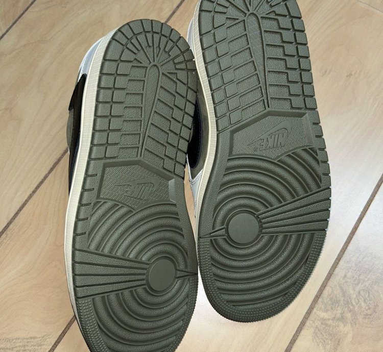 Jordan 1 Low Travis Scott Medium Olive