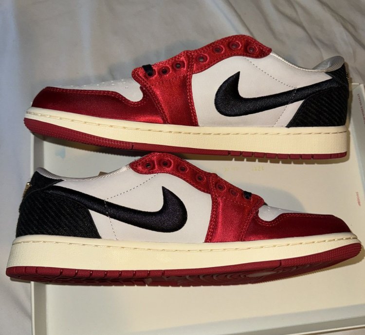 Jordan 1 Low trophy room