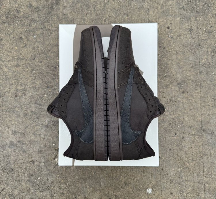 Jordan 1 Low Velvet Brown