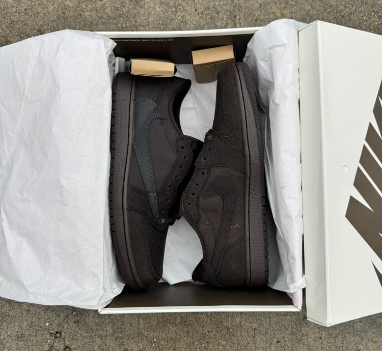 Jordan 1 Low Velvet Brown