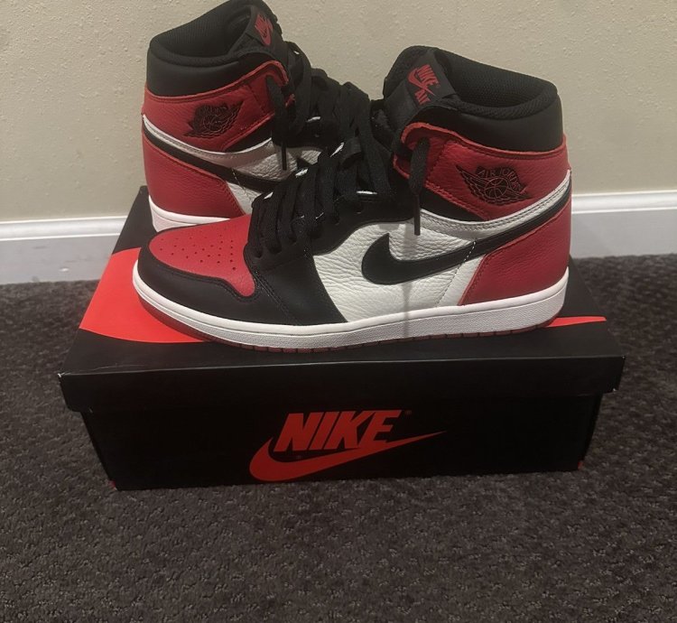 Jordan 1 Retro High Bred Toe