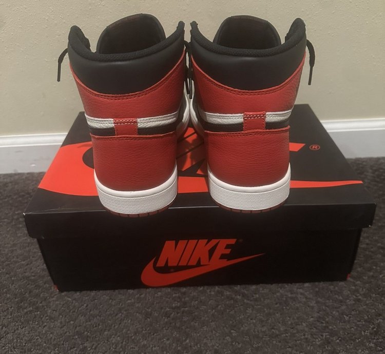 Jordan 1 Retro High Bred Toe