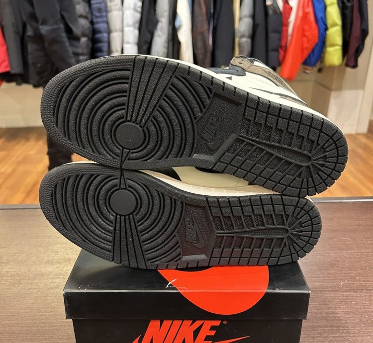 Jordan 1 Retro High Dark Mocha