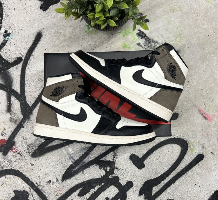 Jordan 1 Retro High Dark Mocha (2020)