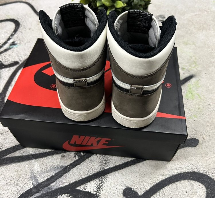 Jordan 1 Retro High Dark Mocha (2020)