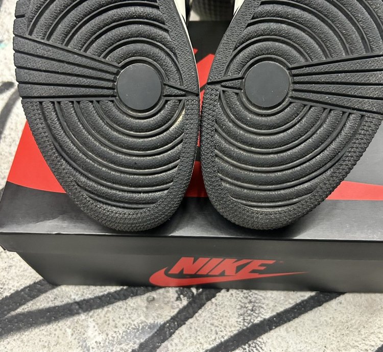 Jordan 1 Retro High Dark Mocha (2020)