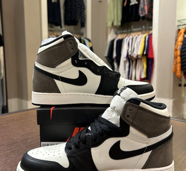 Jordan 1 Retro High Dark Mocha (GS)