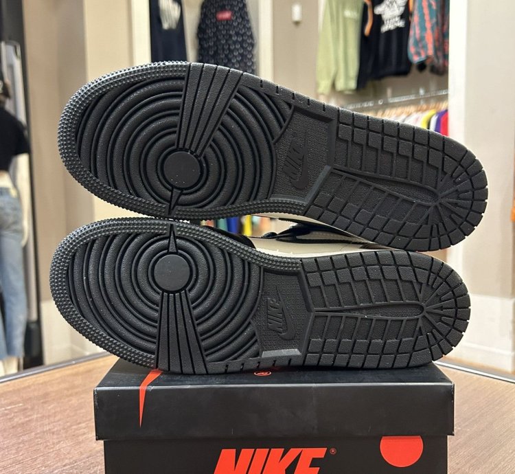Jordan 1 Retro High Dark Mocha (GS)