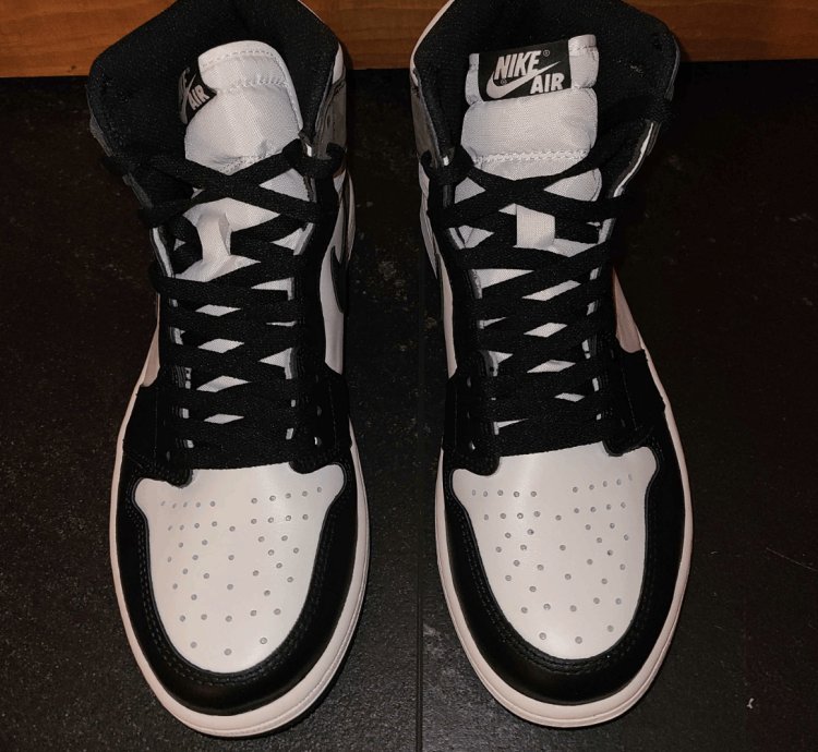 Jordan 1 Retro High Dark Mocha Size 9 5 New Box