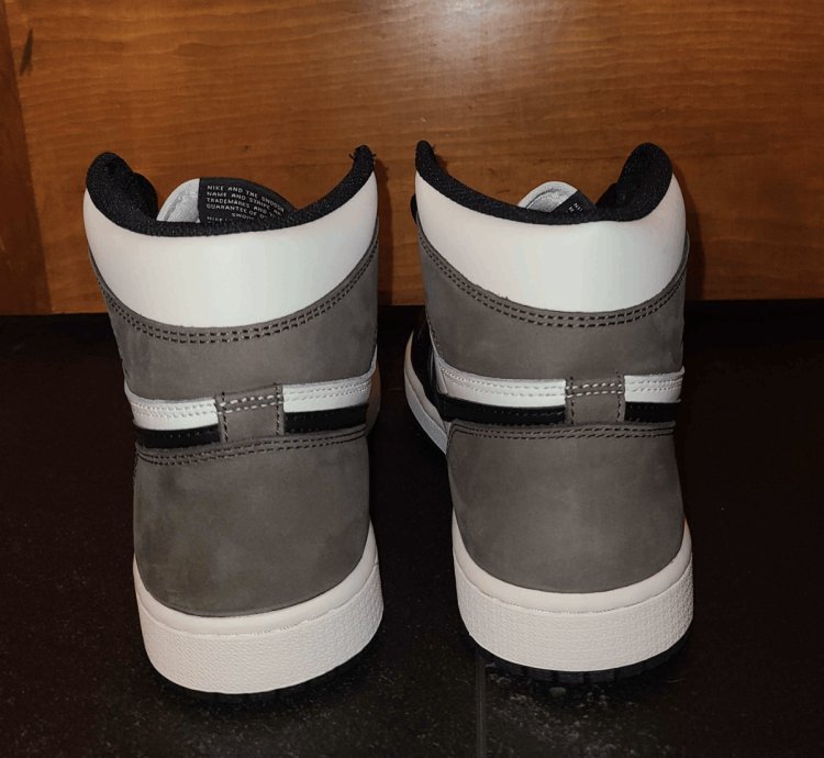 Jordan 1 Retro High Dark Mocha Size 9 5 New Box
