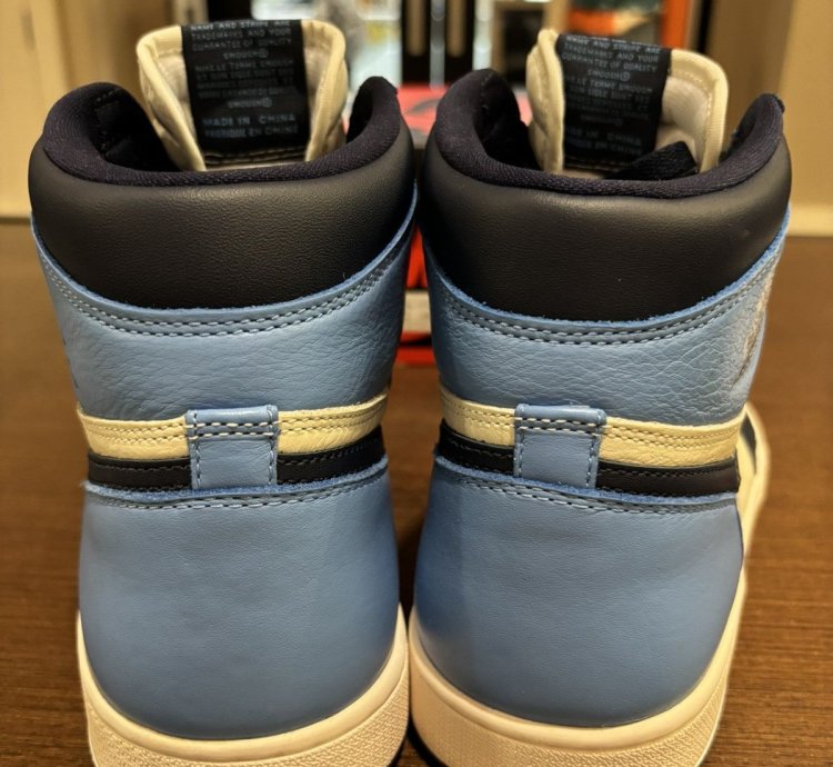 Jordan 1 Retro High Obsidian