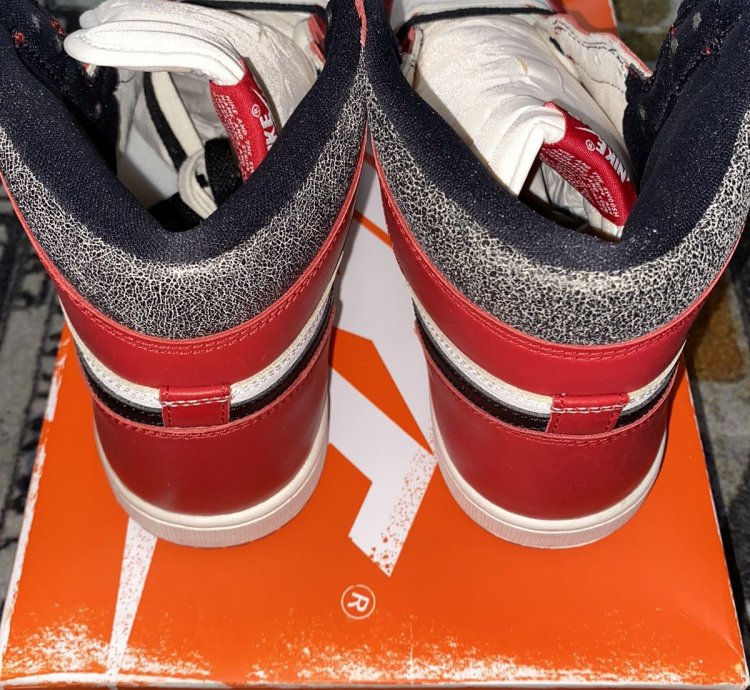 Jordan 1 Retro High OG Chicago Lost and Found