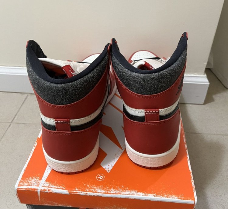 Jordan 1 Retro High OG Lost and Found Sz 10us