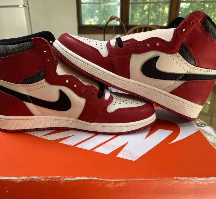 Jordan 1 retro high OG lost and found sz9 DS