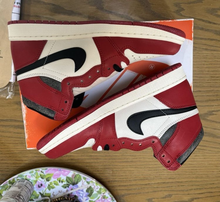 Jordan 1 retro high OG lost and found sz9 DS