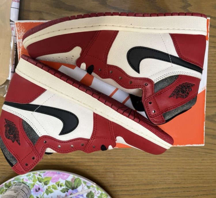 Jordan 1 retro high OG lost and found sz9 DS