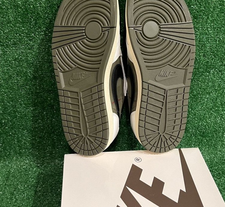 Jordan 1 Retro Low OG SP Travis Scott Medium Olive