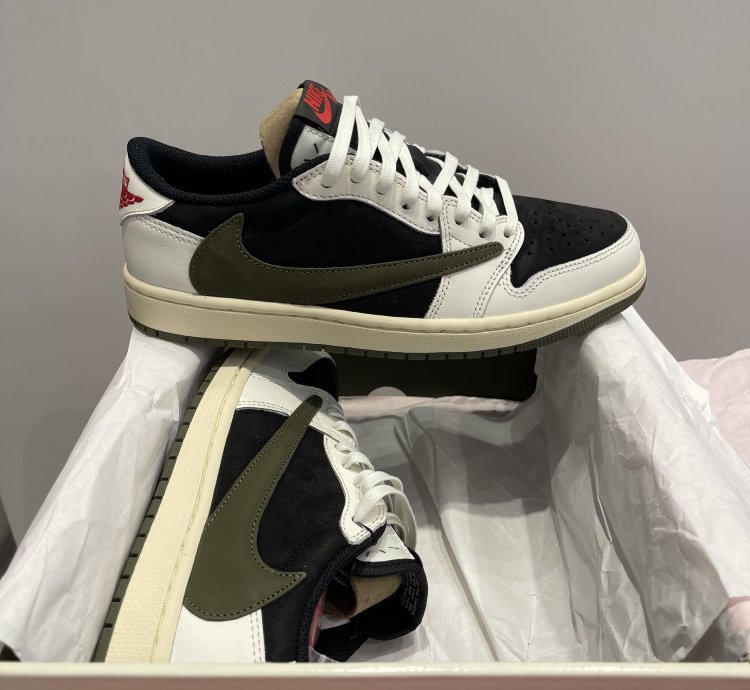 Jordan 1 Travis Scott Olive