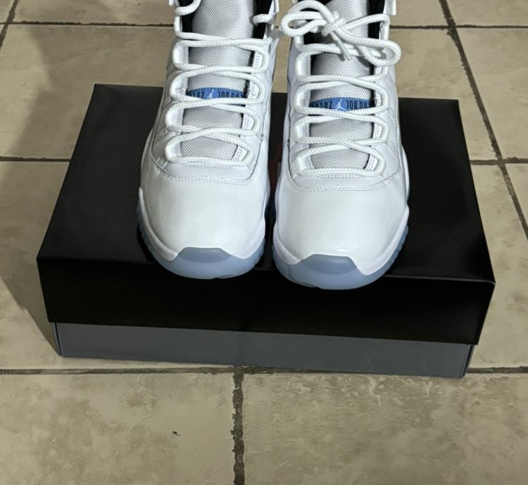 Jordan 11 legend blue