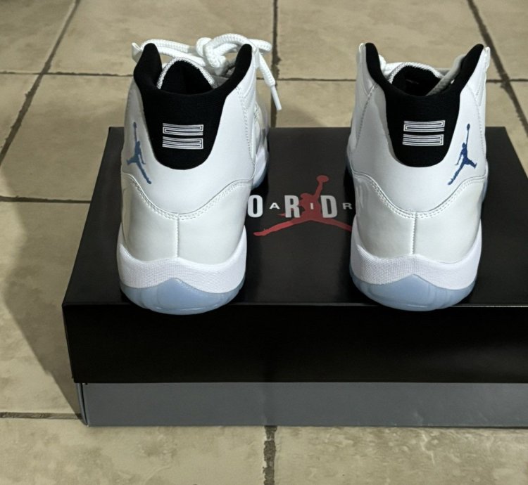 Jordan 11 legend blue