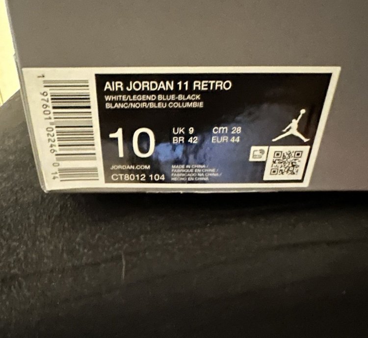 Jordan 11 Legend Blue (2024)