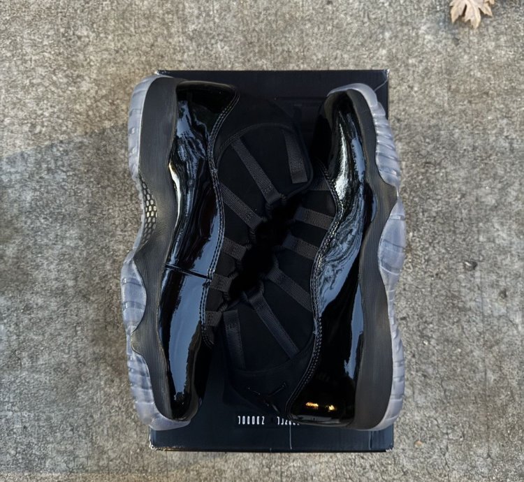 Jordan 11 Retro Cap and Gown