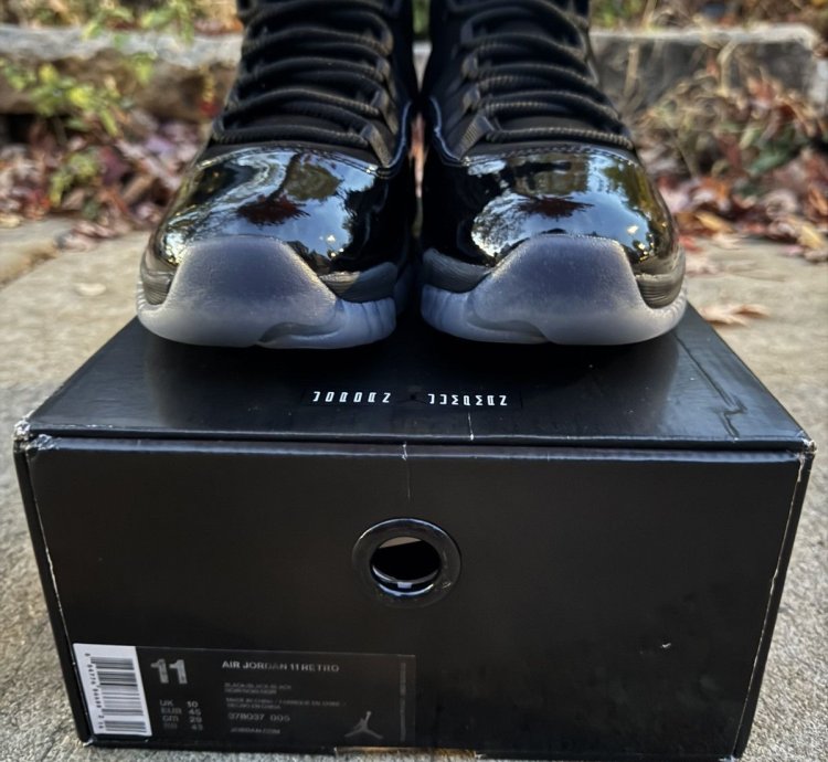 Jordan 11 Retro Cap and Gown